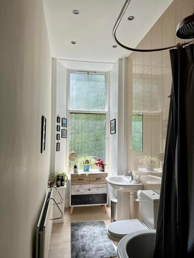 Beautiful Double In Idyllic West End Townhouse Accommodatie bij particulieren Glasgow