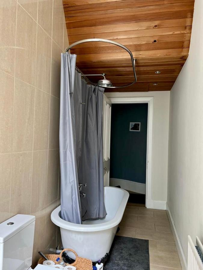 Beautiful Double In Idyllic West End Townhouse Accommodatie bij particulieren Glasgow